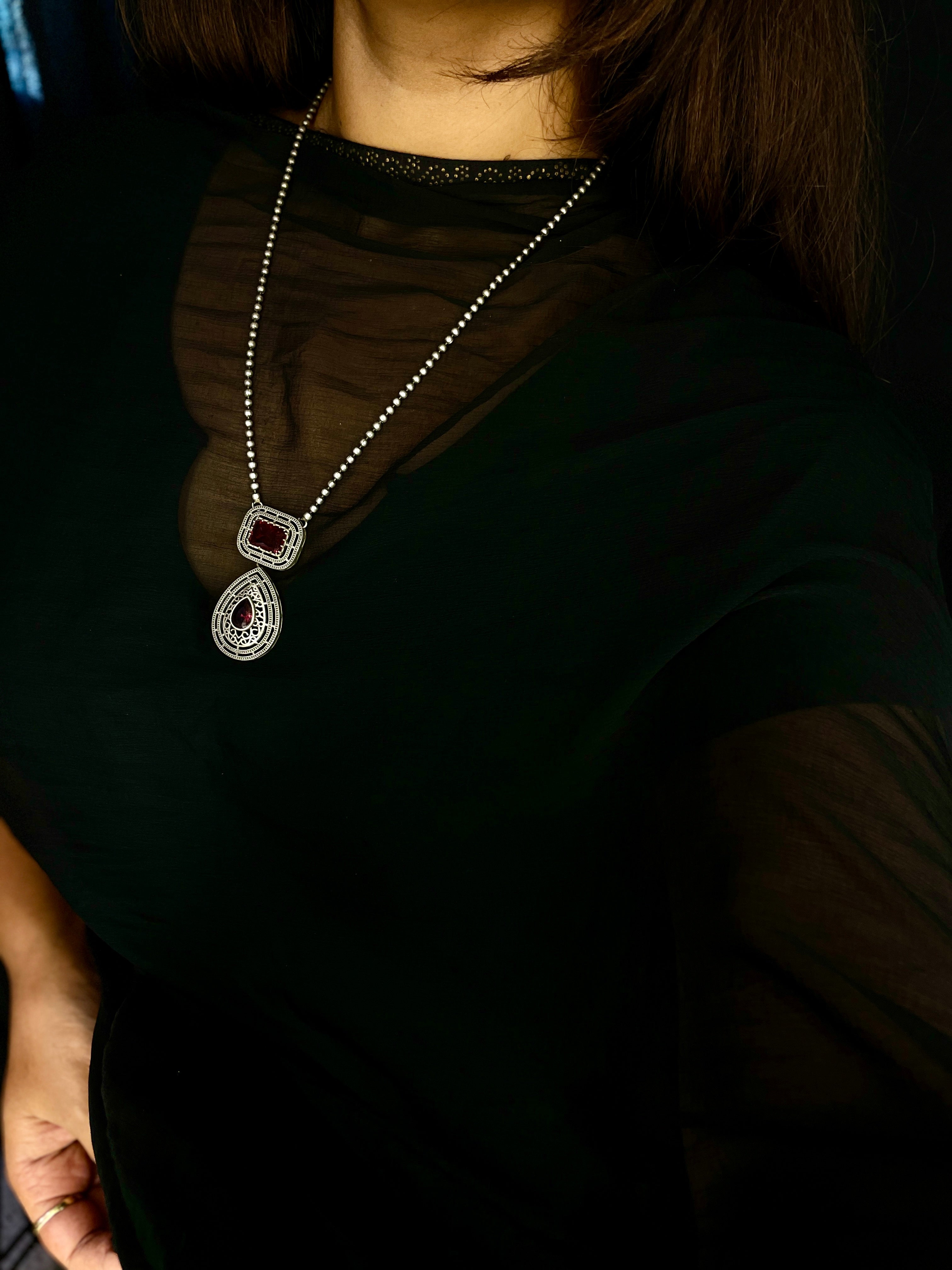 Gayatri Teardrop Pendant Necklace Set - Burgundy