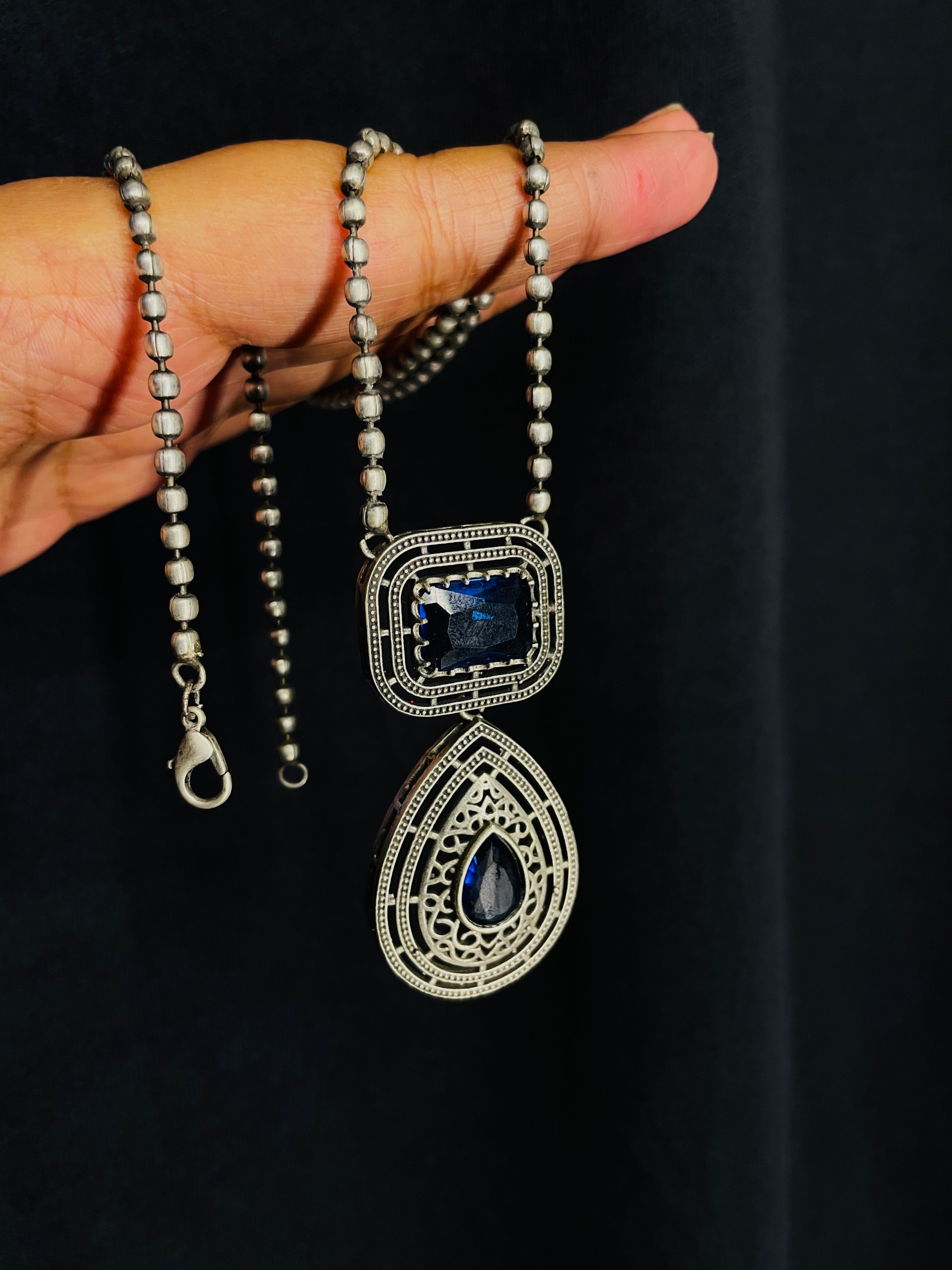 Gayatri Teardrop Pendant Necklace Set - Royal Blue