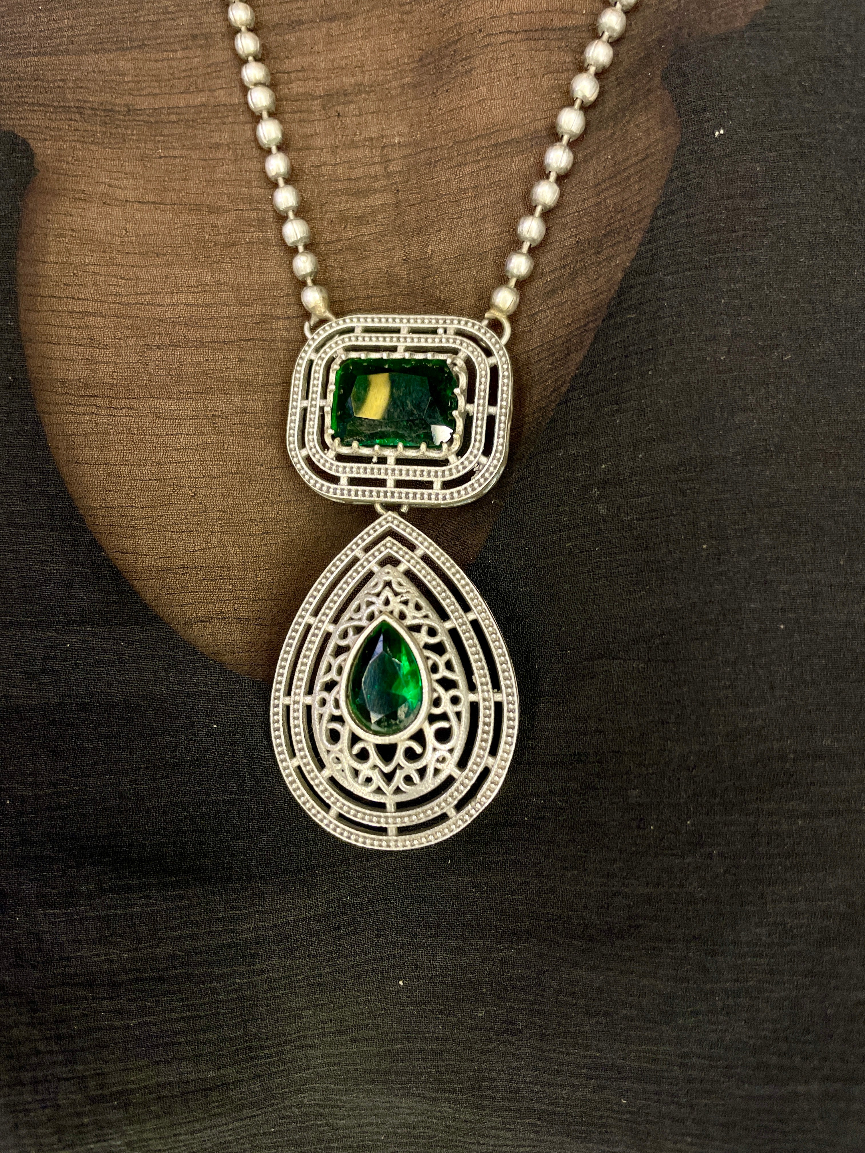 Gayatri Teardrop Pendant Necklace Set - Emerald Green