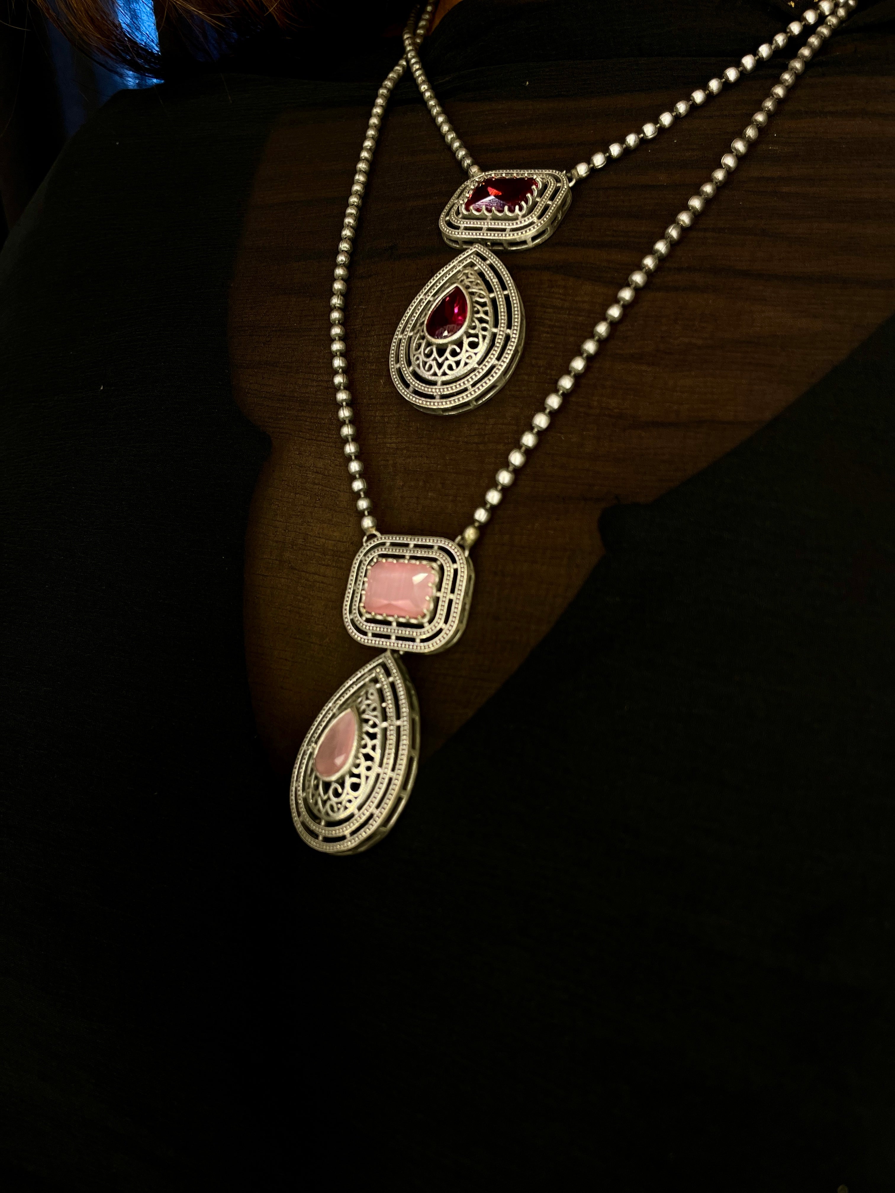 Gayatri Teardrop Pendant Necklace Set - Burgundy
