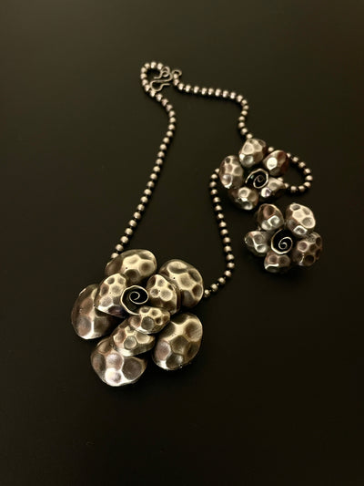 Gulnaz Pendant Set