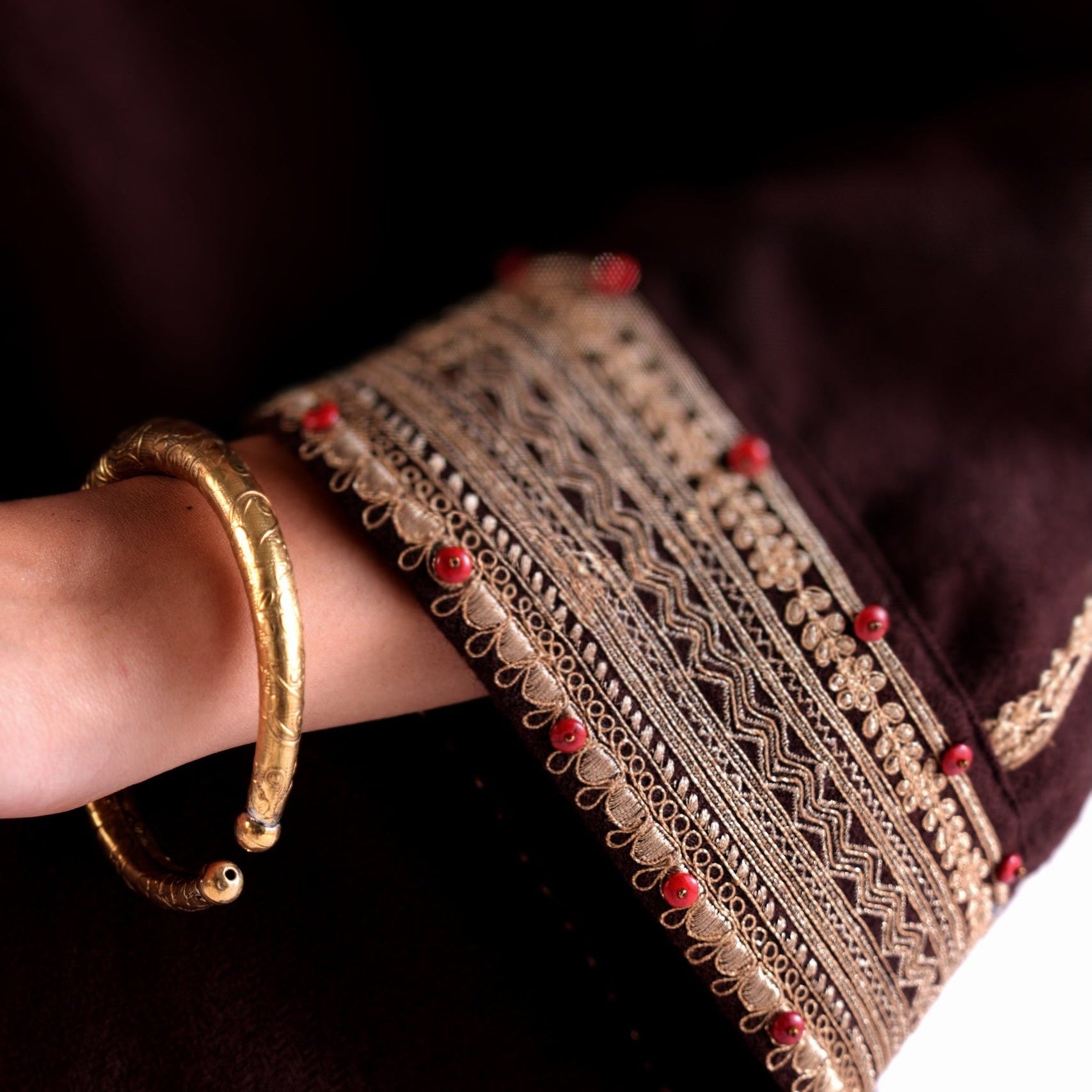 Tarini Chitai Embossed Brass Kada