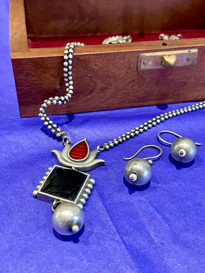 Dual Lotus Drop Necklace Set - Maroon & Black
