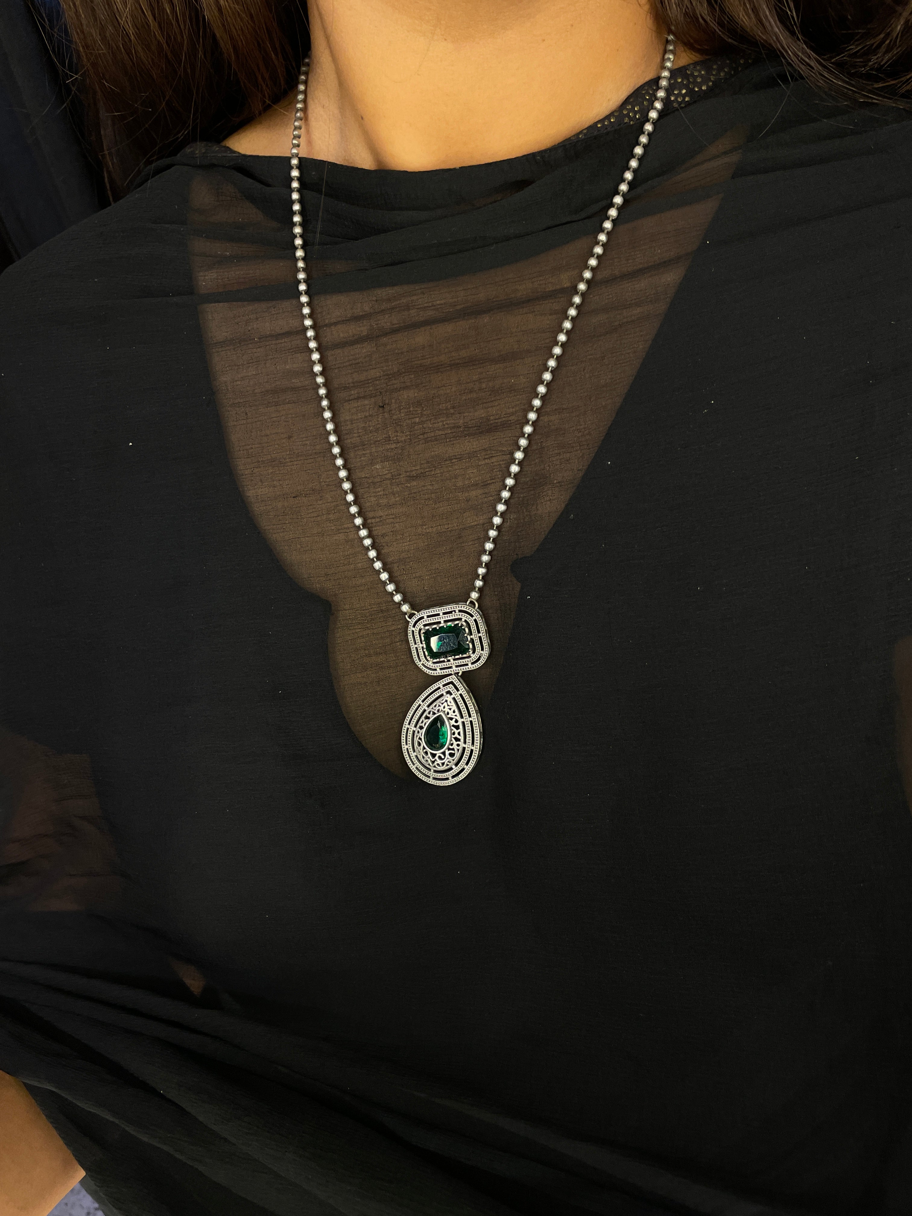 Gayatri Teardrop Pendant Necklace Set - Emerald Green