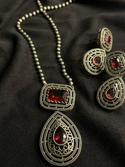 Gayatri Teardrop Pendant Necklace Set - Burgundy