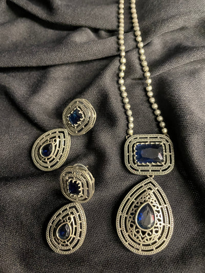 Gayatri Teardrop Pendant Necklace Set - Royal Blue