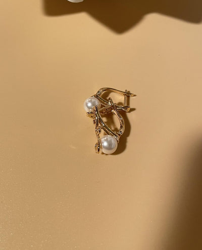 Pearl & Vine Clasp Earrings