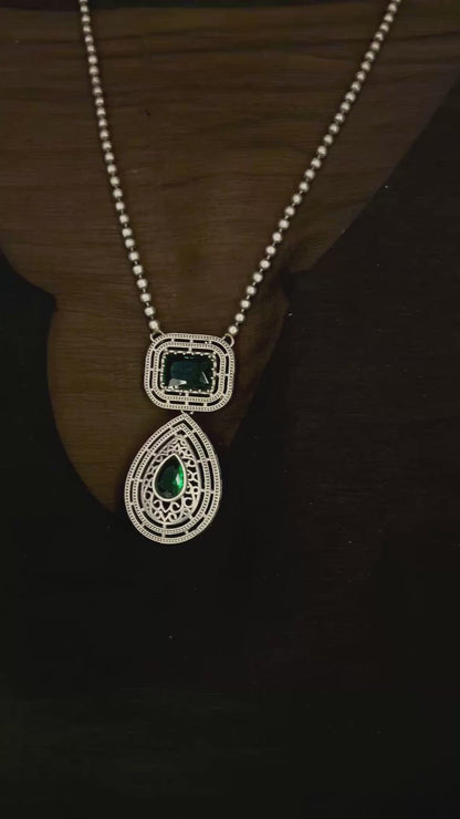 Gayatri Teardrop Pendant Necklace Set - Emerald Green